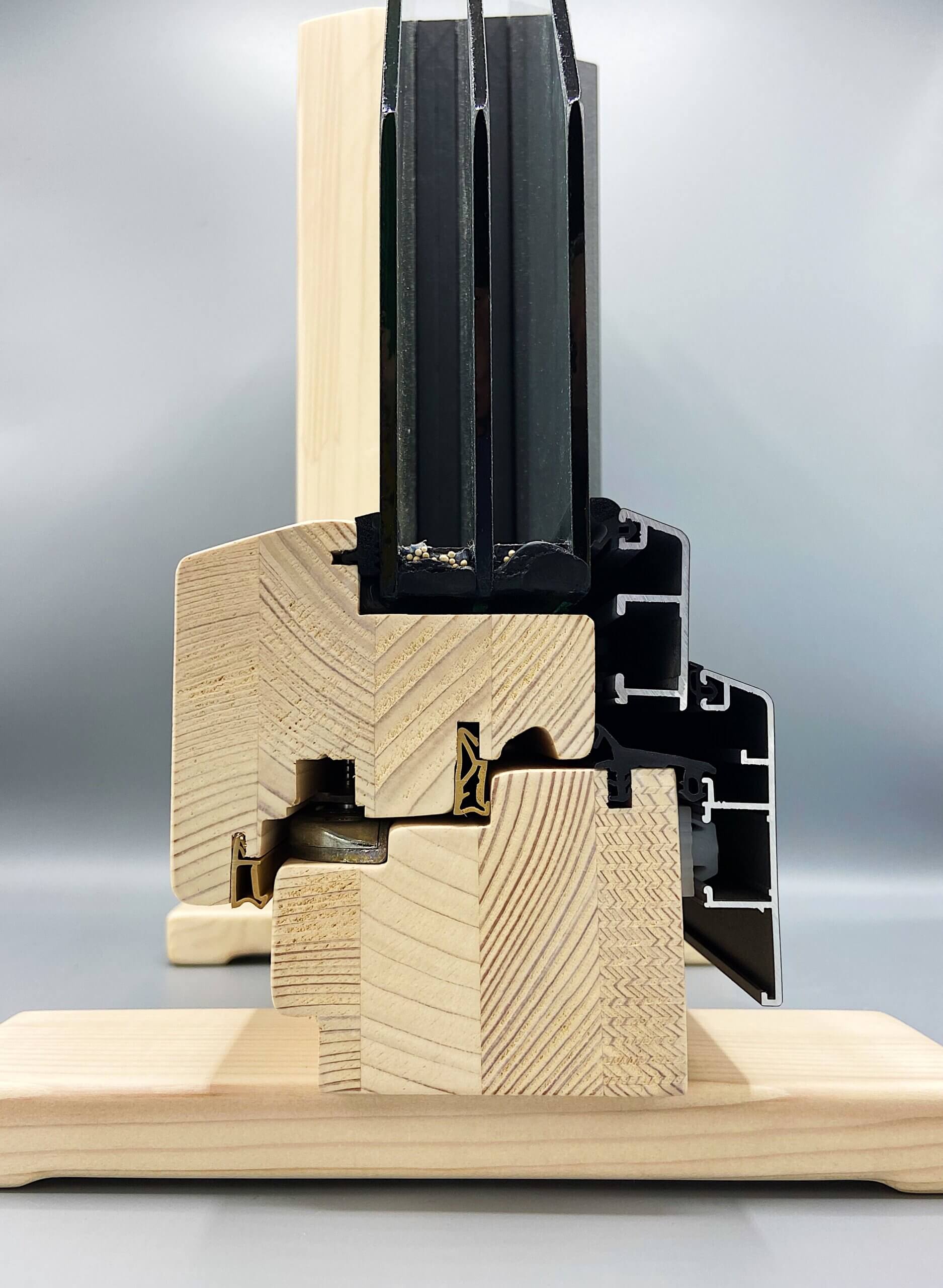 WOODEN EUROPEAN WINDOWS WITH ALUMINUM CLADDING: WARM INSIDE, PROTECTED OUTSIDE