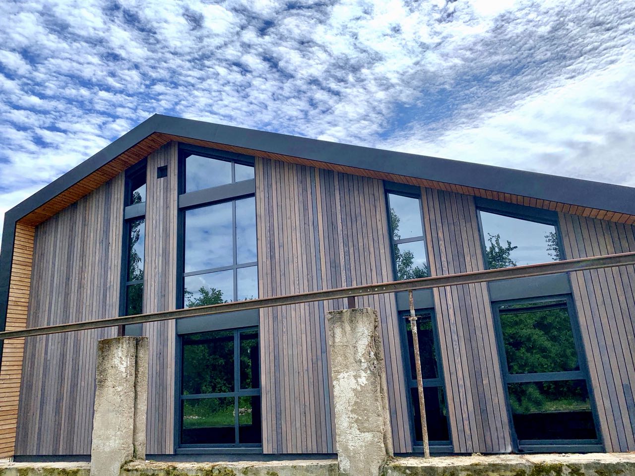 WINDOWS THAT PROTECT YOUR HOME: ENERGY EFFICIENCY, SECURITY & INNOVATION